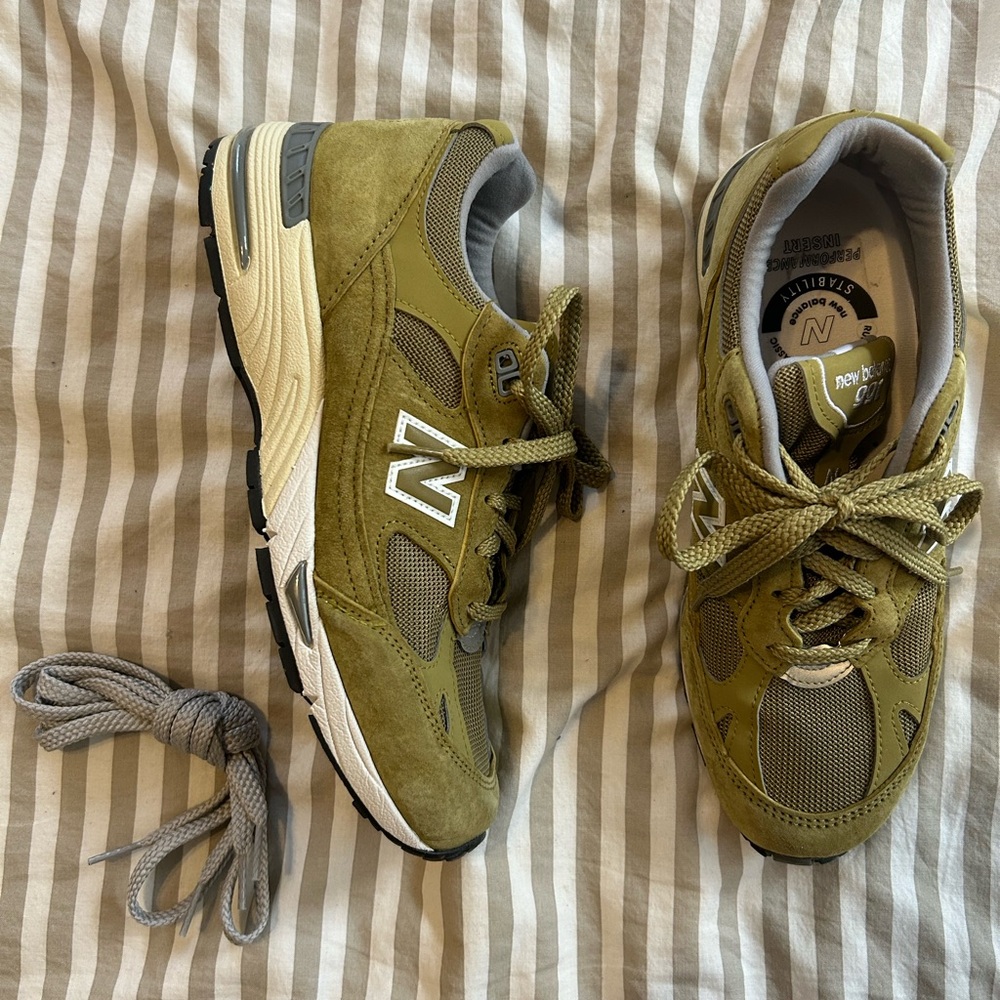 New Balance Specialty Green Suede 991s